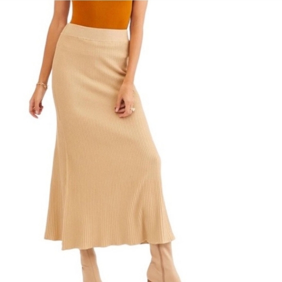 Free People Shine Bright Tan Ribbed Knit Maxi  Skirt Size Small - Picture 1 of 12